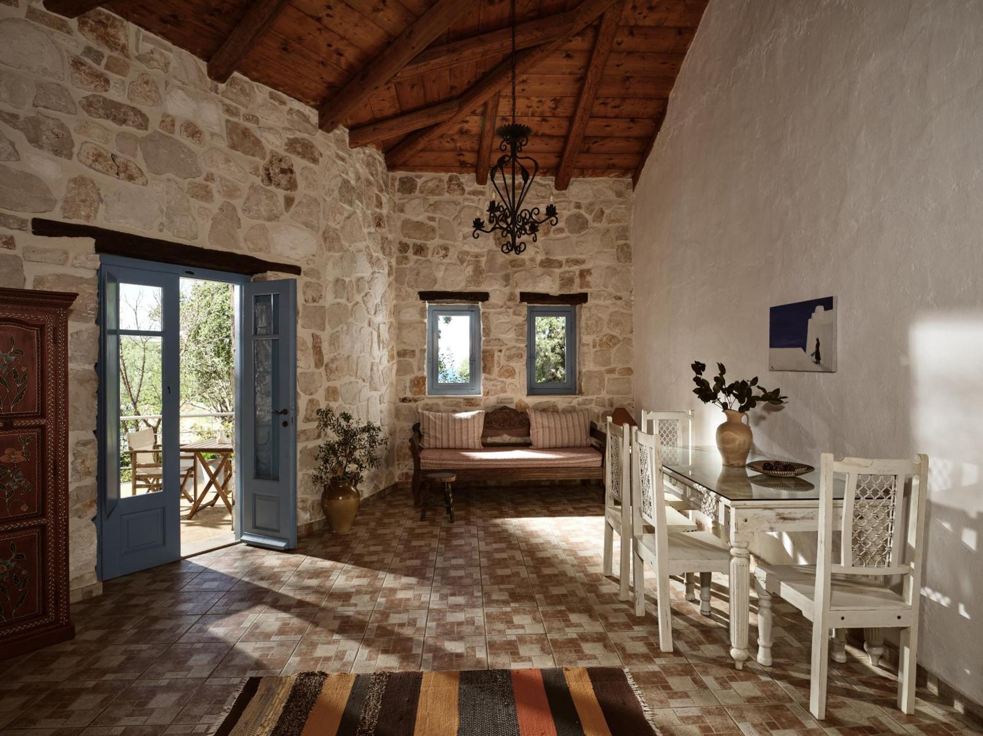 Strofilia Stone Residences *