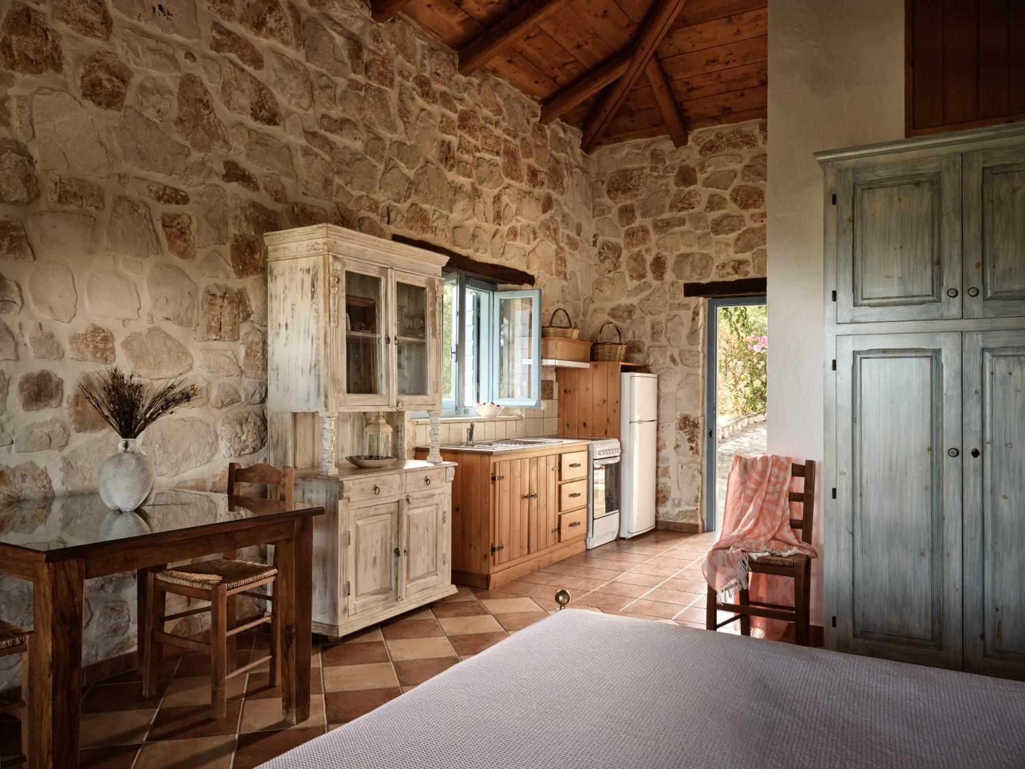 Strofilia Stone Residences