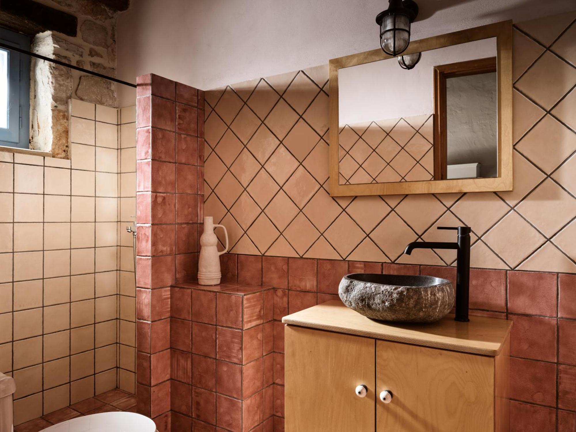 Apartment Strofilia Stone Residences
